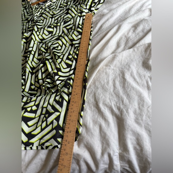 Karl Lagerfeld geo print button down top size large green black - Picture 7 of 10